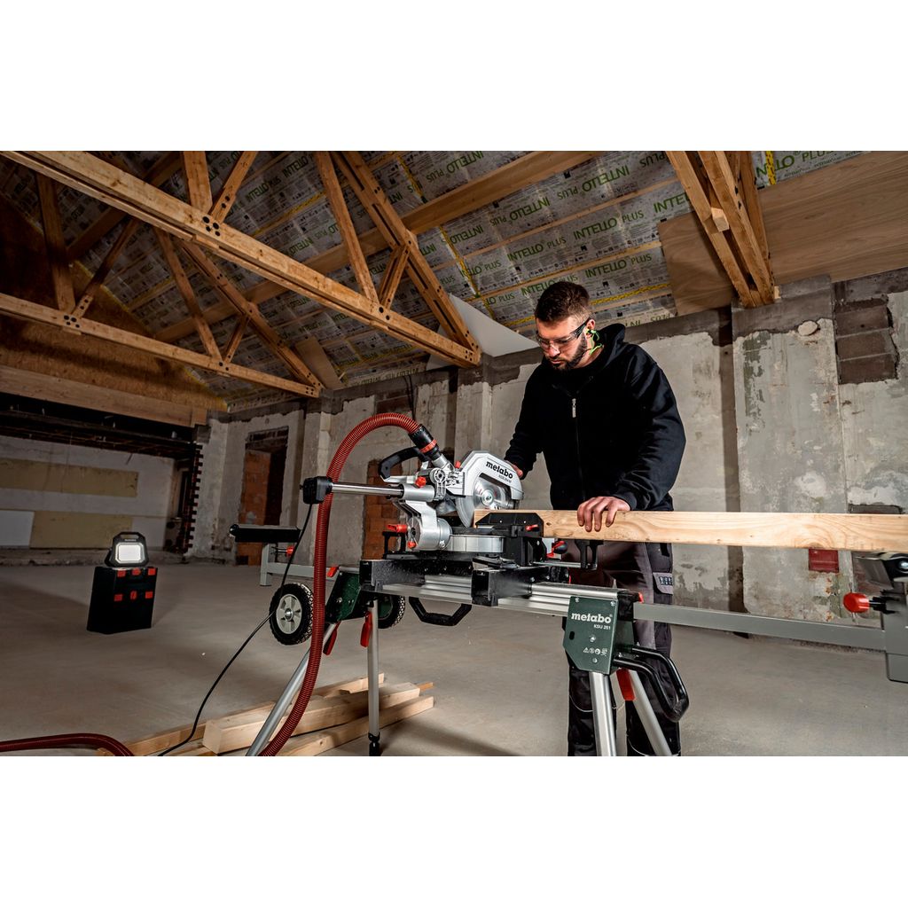 METABO mitre saw KGS 254 M Novo s funkcijom povlačenja (613254000)