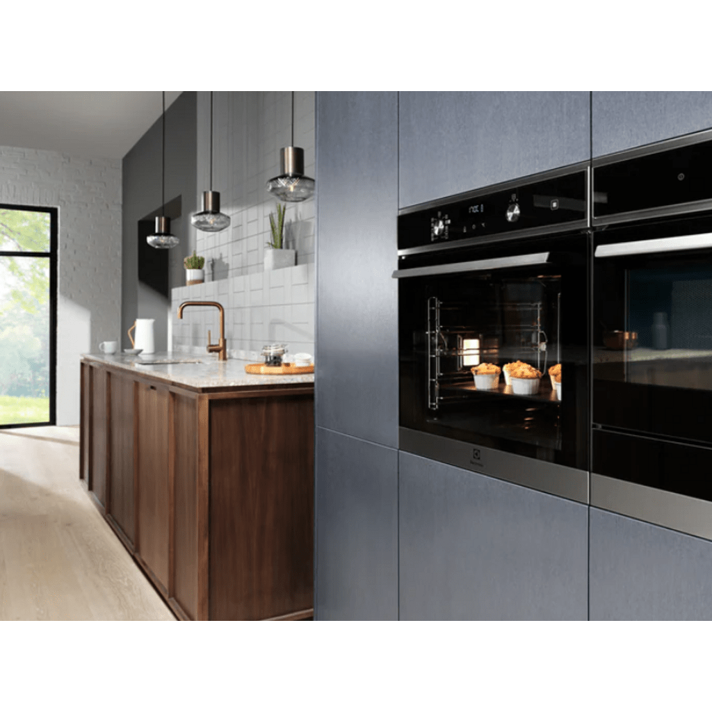 ELECTROLUX ugradbena pećnica s pirolizom EOD6P66X