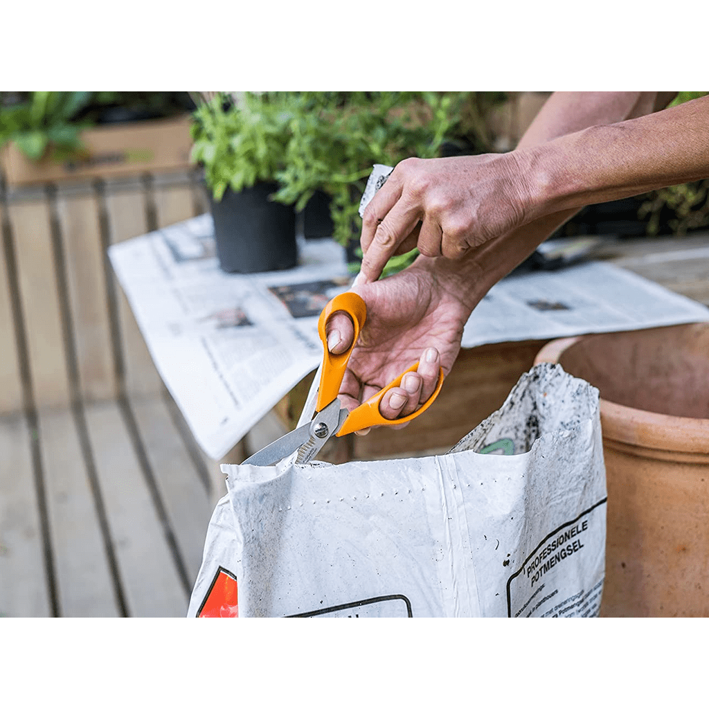 FISKARS univerzalne škare Classic 18 cm (1000555)