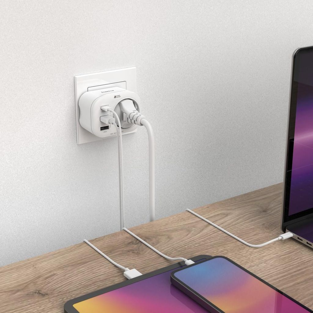 HAMA 4-kanalni višenamjenski adapter za utičnicu, 1 USB-C PD, 2 USB-A, 1 uzemljeni kontakt, 20 W